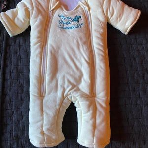 Small (3-6 months) magic sleep suit